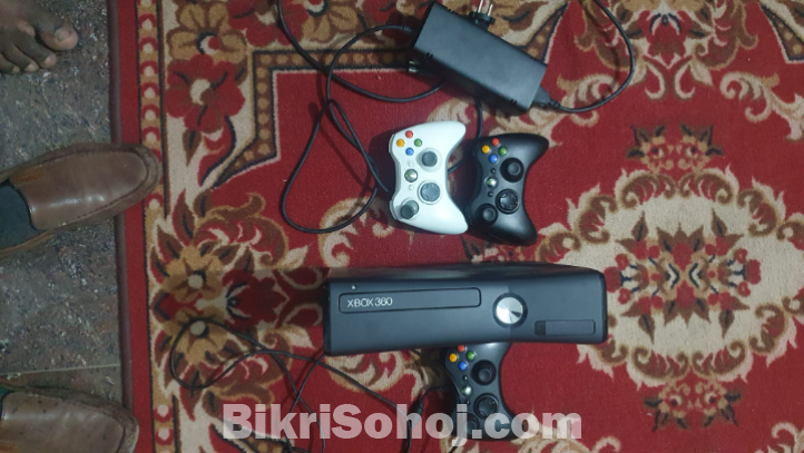Xbox 360 with 3 controller